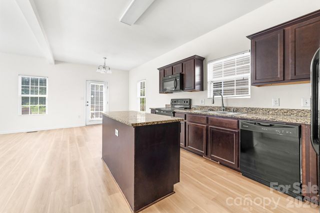 110 Lookout Point Place, Mooresville, NC 28115