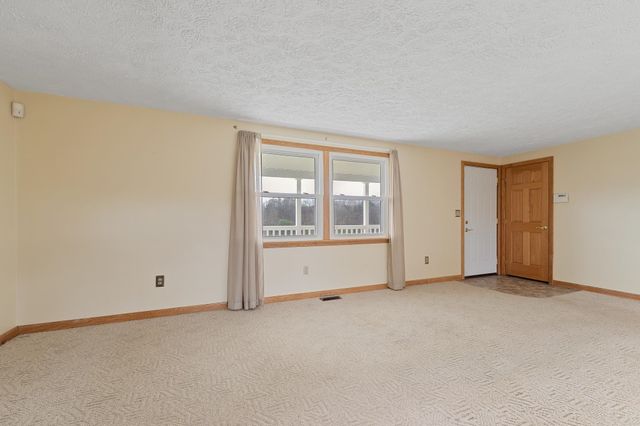 2035 Graham School Road, Gallipolis, OH 45631