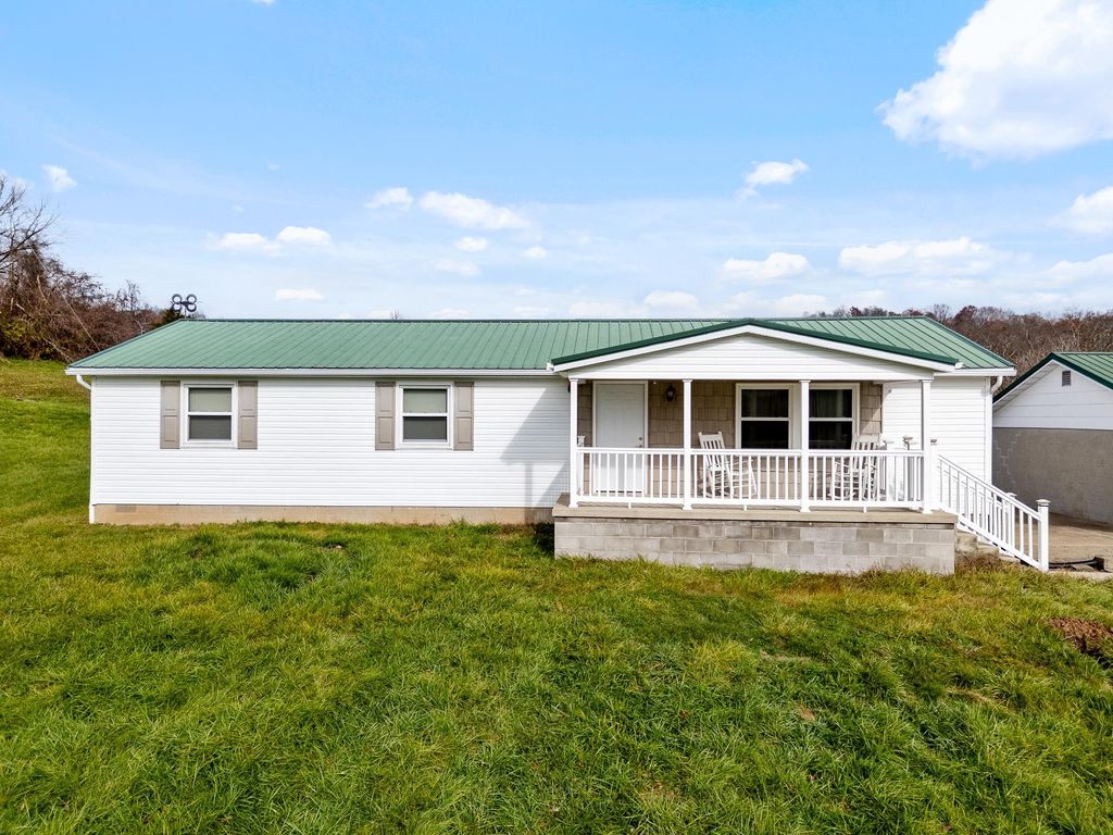 2035 Graham School Road, Gallipolis, OH 45631
