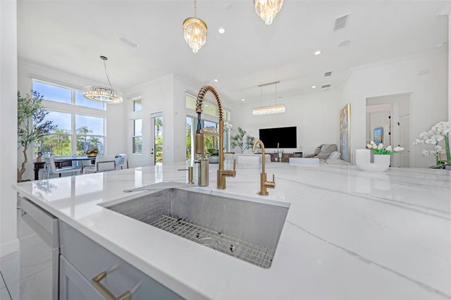 1016 SIGNET LOOP, Apollo Beach, FL 33572
