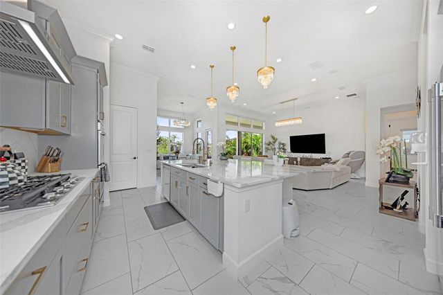 1016 SIGNET LOOP, Apollo Beach, FL 33572