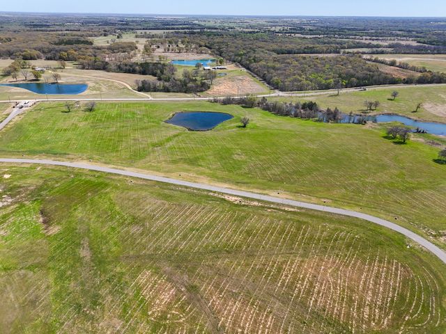 305 Sailview Court, Honey Grove, TX 75446