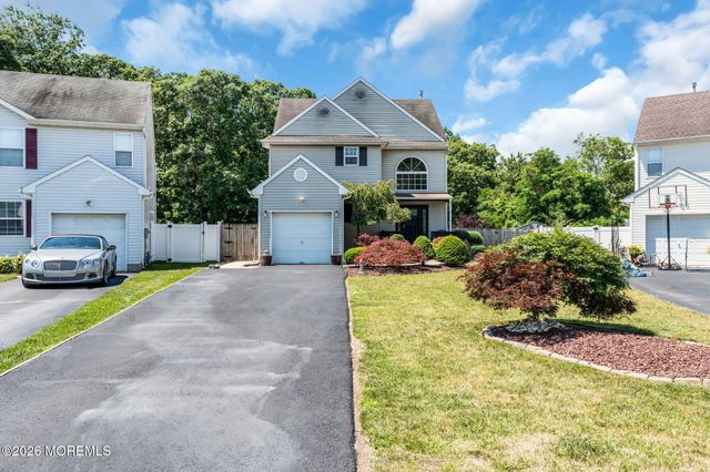 124 Atrium Drive, Brick, NJ 08723