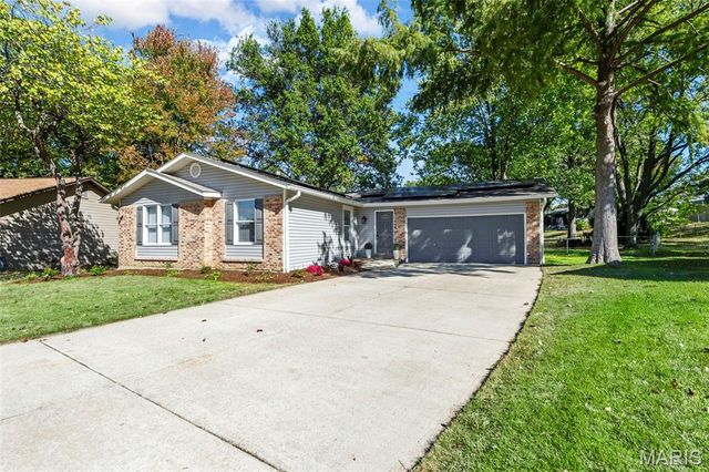 36 Longleaf Court, St Charles, MO 63303