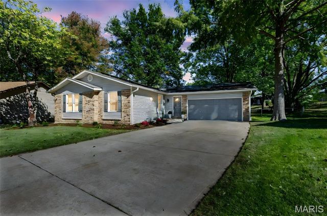 36 Longleaf Court, St Charles, MO 63303