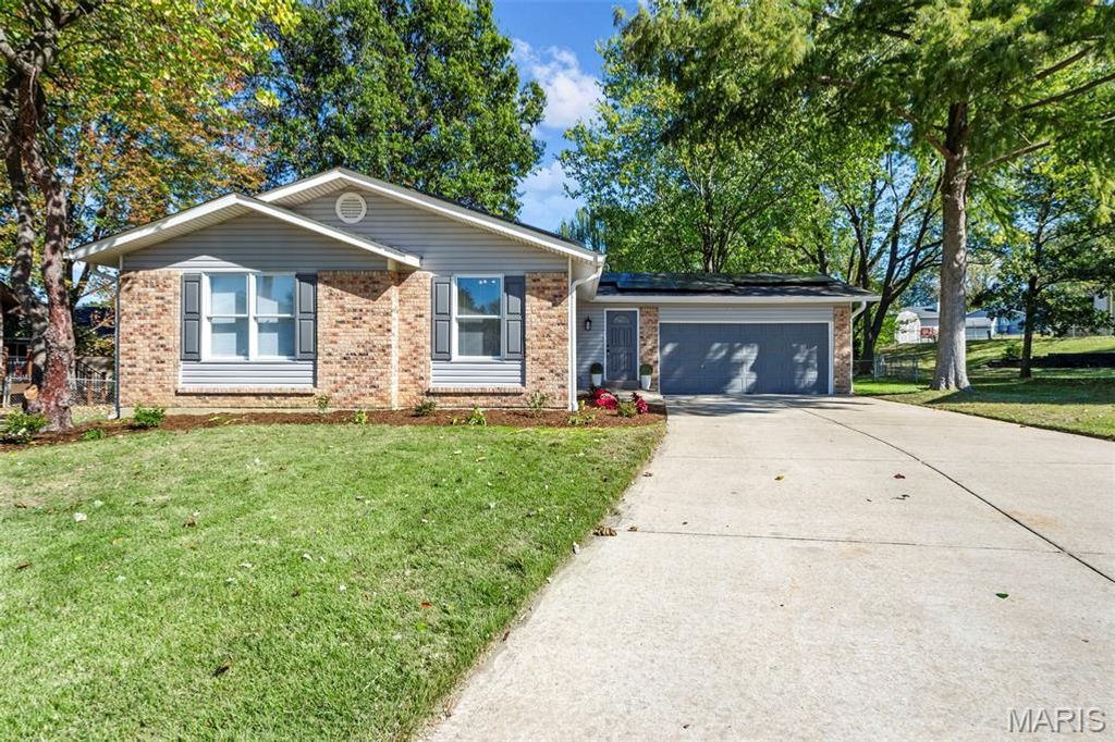 36 Longleaf Court, St Charles, MO 63303