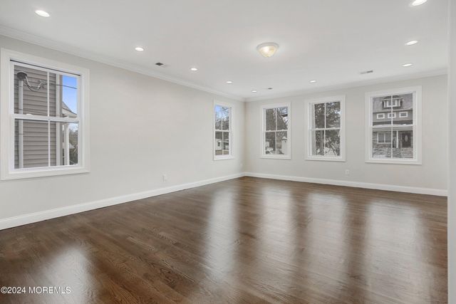39 Manetta Place, Lakewood, NJ 08701