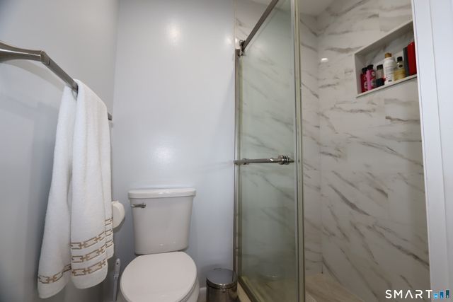140 Kane Street B9, West Hartford, CT 06119