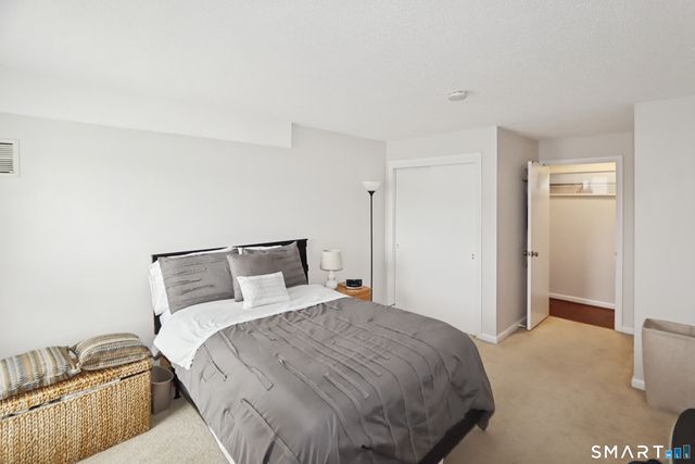 140 Kane Street B9, West Hartford, CT 06119
