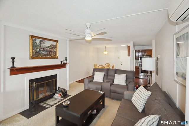 140 Kane Street B9, West Hartford, CT 06119