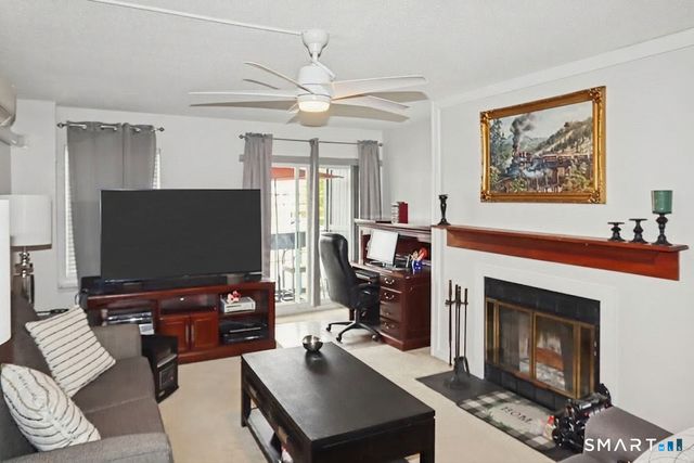 140 Kane Street B9, West Hartford, CT 06119
