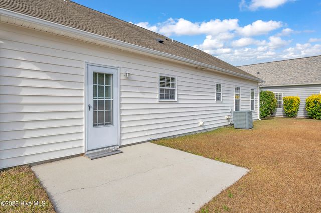 136 N Palm Drive, Winnabow, NC 28479