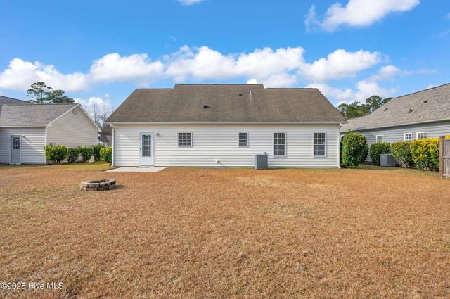 136 N Palm Drive, Winnabow, NC 28479