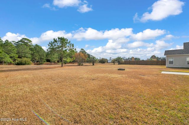 136 N Palm Drive, Winnabow, NC 28479