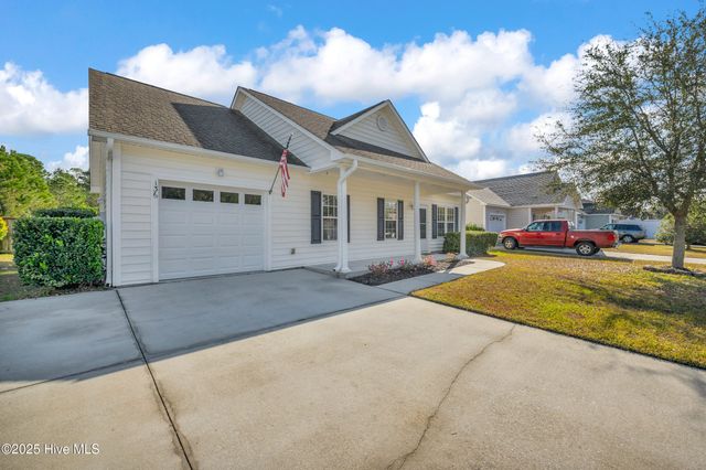 136 N Palm Drive, Winnabow, NC 28479