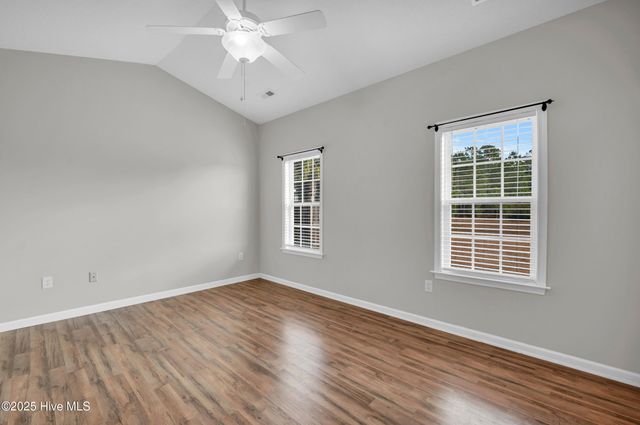 136 N Palm Drive, Winnabow, NC 28479