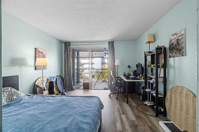 1690 NE 191st St 314-1, Miami, FL 33179