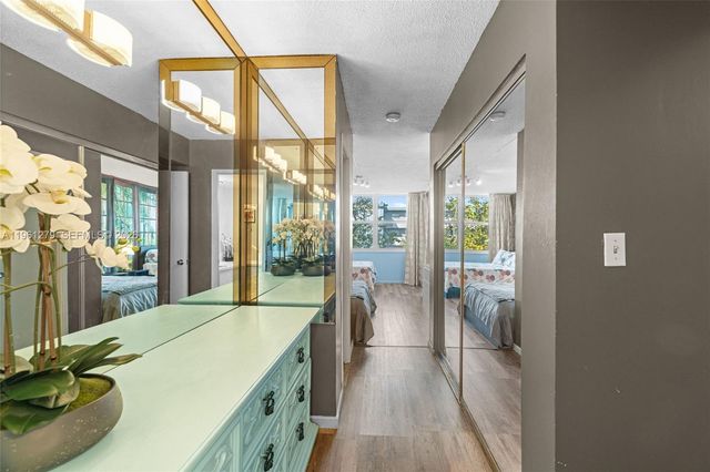 1690 NE 191st St 314-1, Miami, FL 33179