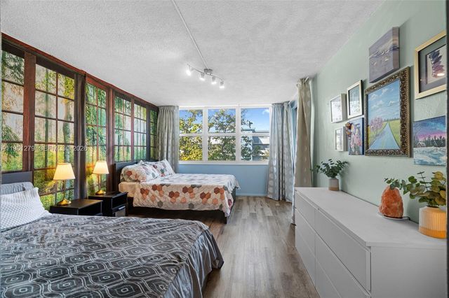 1690 NE 191st St 314-1, Miami, FL 33179