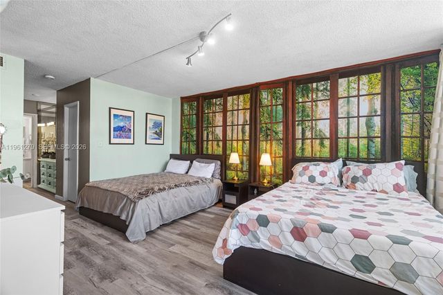 1690 NE 191st St 314-1, Miami, FL 33179