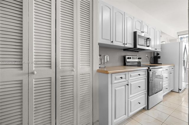 1690 NE 191st St 314-1, Miami, FL 33179