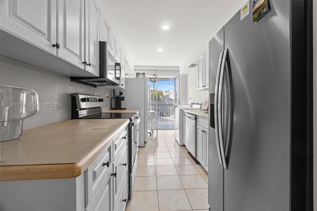 1690 NE 191st St 314-1, Miami, FL 33179