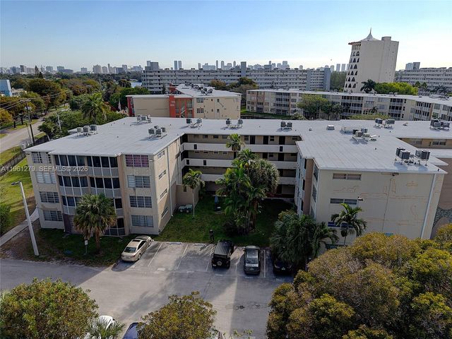 1690 NE 191st St 314-1, Miami, FL 33179