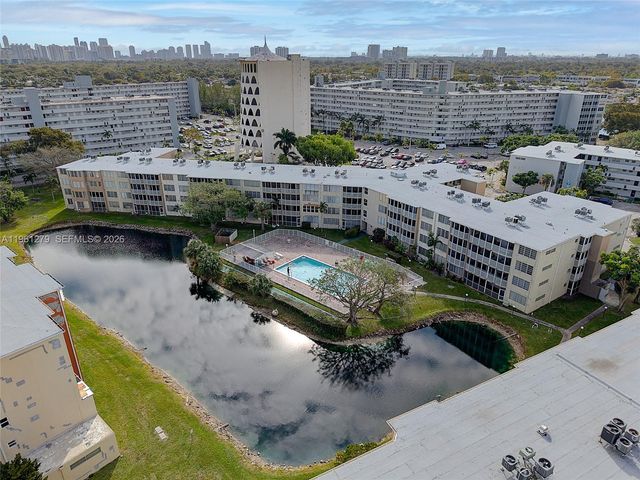 1690 NE 191st St 314-1, Miami, FL 33179