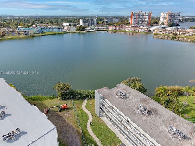 1690 NE 191st St 314-1, Miami, FL 33179