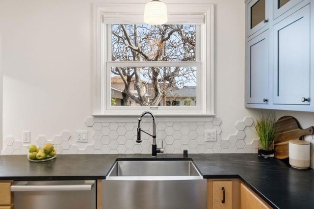 618 9th Avenue, San Mateo, CA 94402