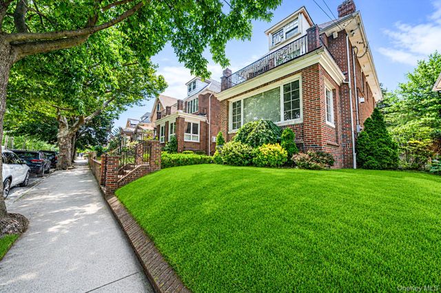 58 85th Street, Brooklyn, NY 11209