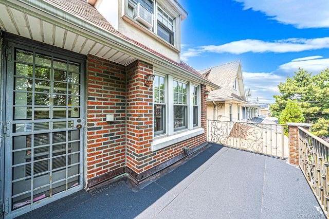 58 85th Street, Brooklyn, NY 11209