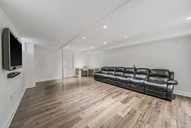 58 85th Street, Brooklyn, NY 11209