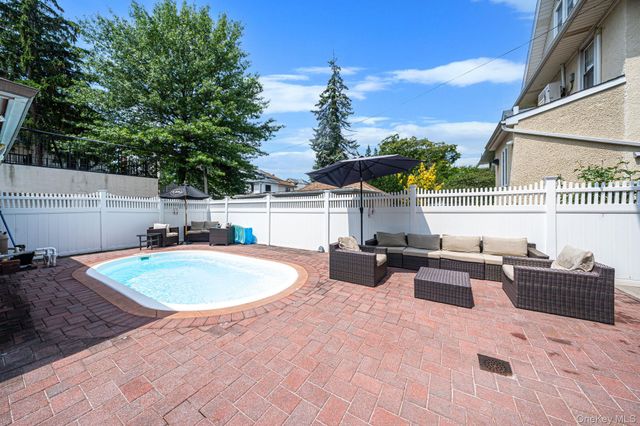58 85th Street, Brooklyn, NY 11209