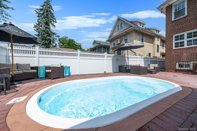 58 85th Street, Brooklyn, NY 11209