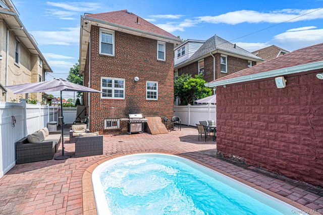 58 85th Street, Brooklyn, NY 11209