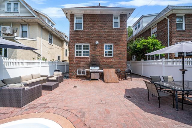 58 85th Street, Brooklyn, NY 11209