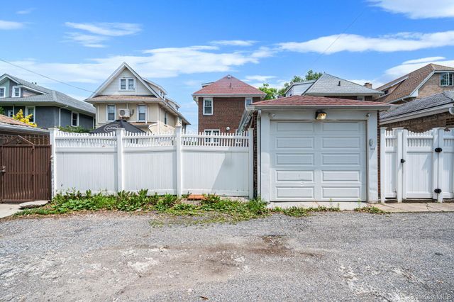 58 85th Street, Brooklyn, NY 11209