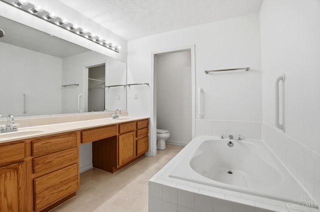 5443 Harbourwatch Way, Deerfield Twp., OH 45040