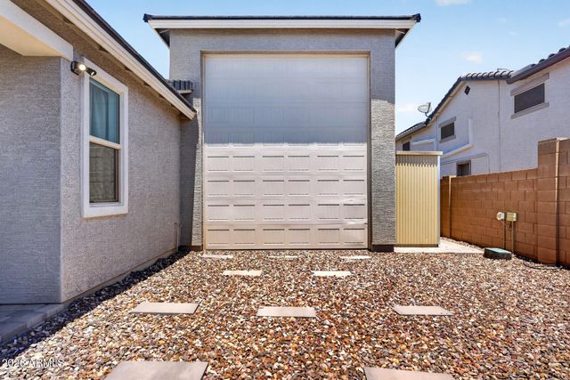 18585 W EL CORTEZ Place, Wittmann, AZ 85361