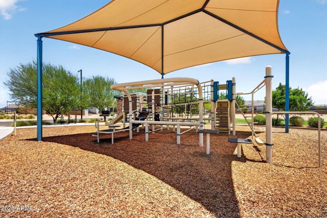 18585 W EL CORTEZ Place, Wittmann, AZ 85361