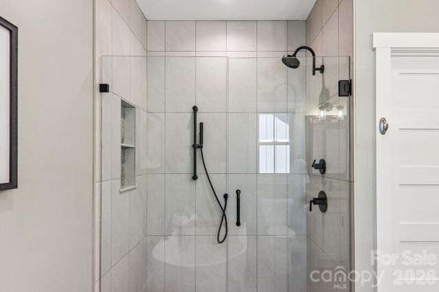 119 Olde Oak Way, Hendersonville, NC 28792