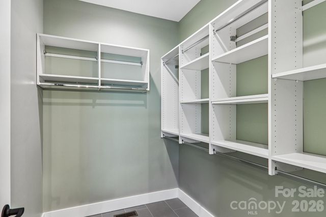 119 Olde Oak Way, Hendersonville, NC 28792