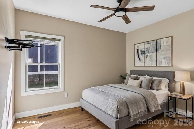 119 Olde Oak Way, Hendersonville, NC 28792