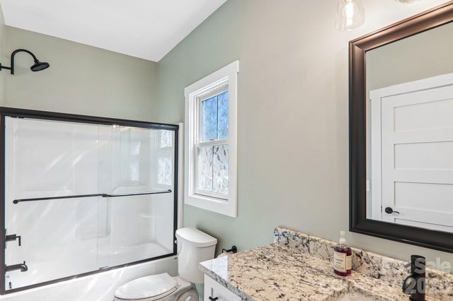 119 Olde Oak Way, Hendersonville, NC 28792