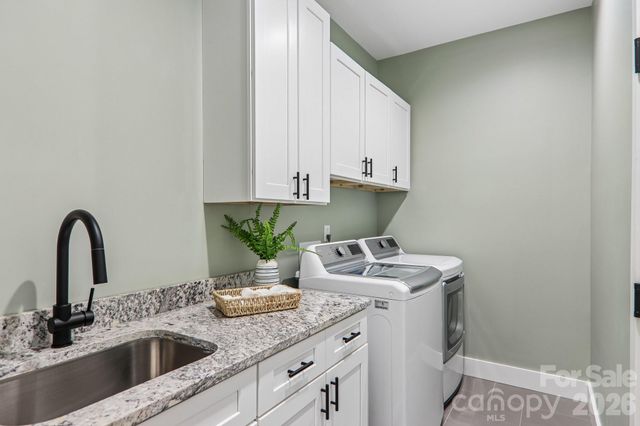 119 Olde Oak Way, Hendersonville, NC 28792