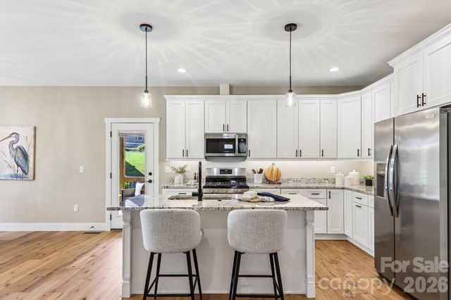 119 Olde Oak Way, Hendersonville, NC 28792