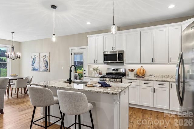 119 Olde Oak Way, Hendersonville, NC 28792