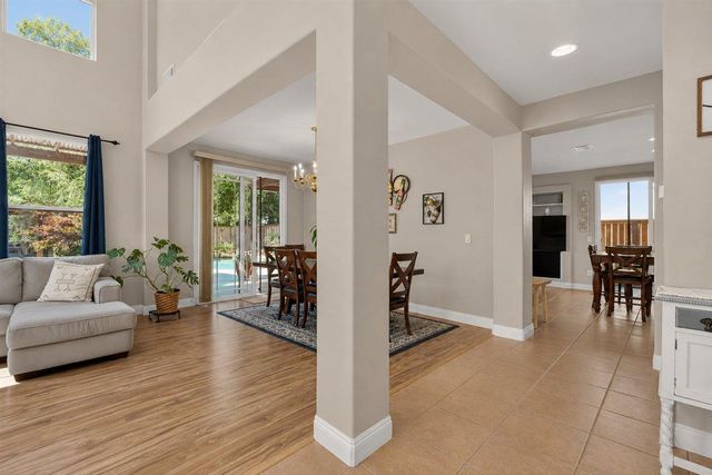 124 Blue Bonnet Ct, Roseville, CA 95661