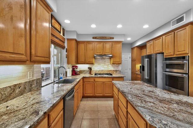 124 Blue Bonnet Ct, Roseville, CA 95661